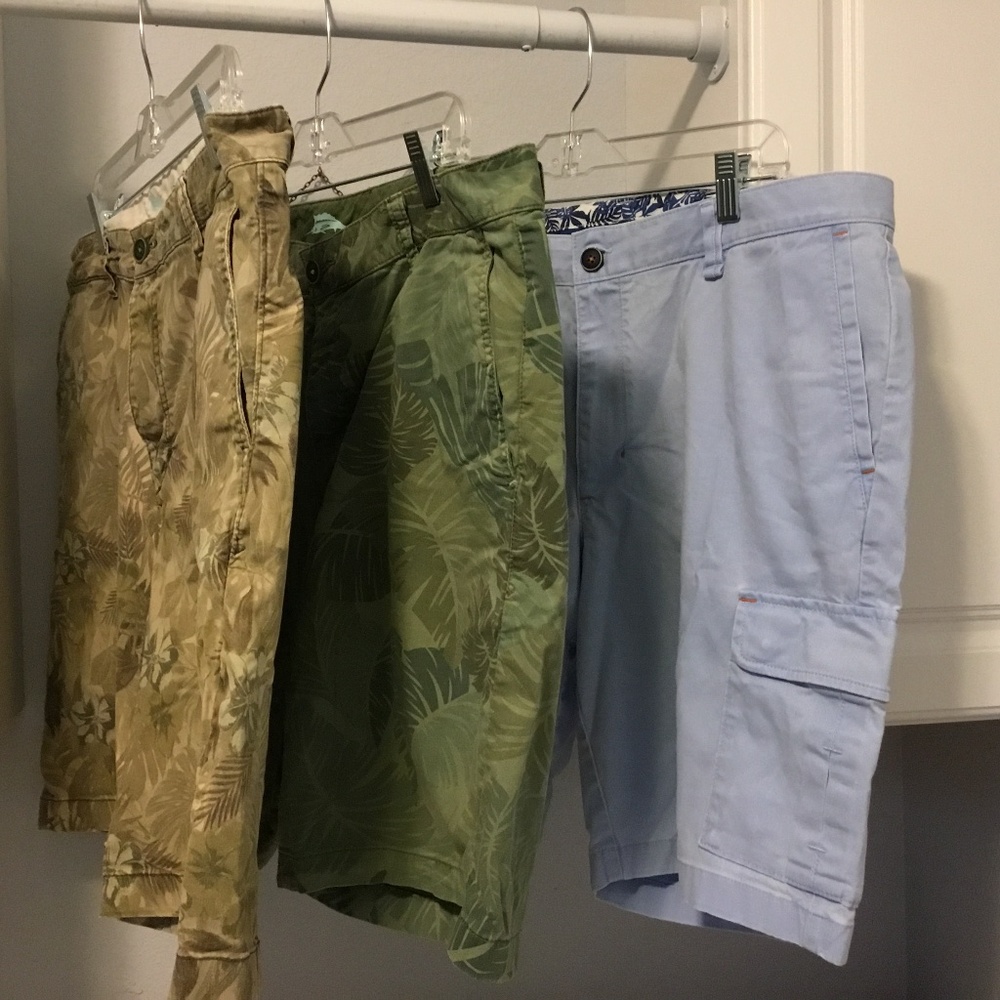 3 pair Men’s Tommy Bahama shorts